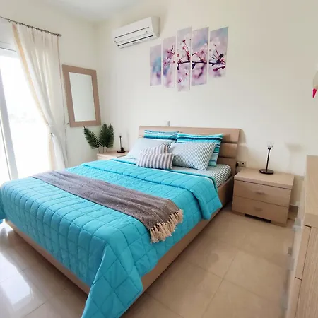 With 2 Bedrooms - 2 Bathrooms - Private Pool - Wifi 350 Mbps *