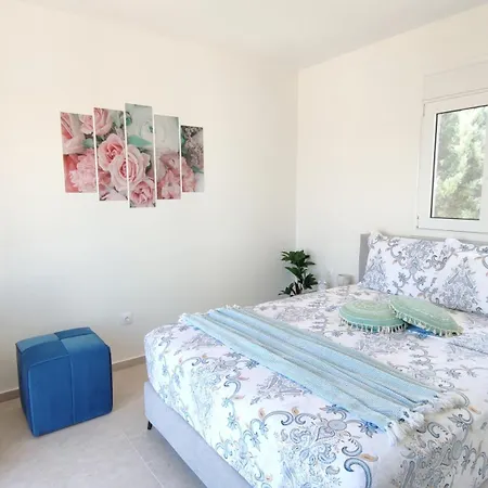 With 2 Bedrooms - 2 Bathrooms - Private Pool *