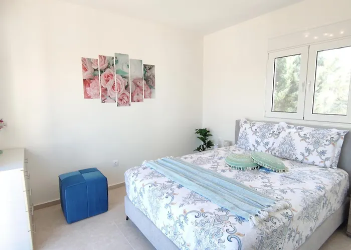 With 2 Bedrooms - 2 Bathrooms - Private Pool *